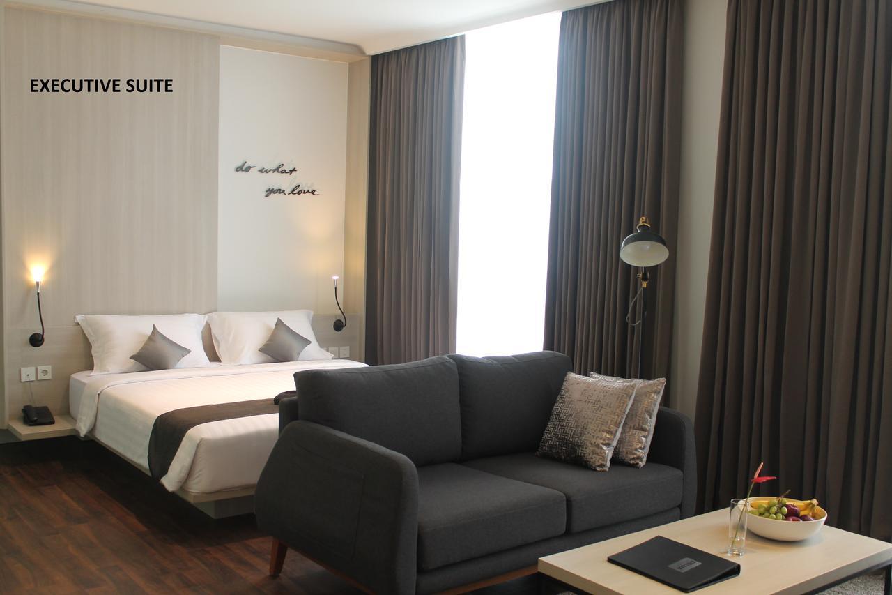 Delua Hotel Jakarta Luaran gambar
