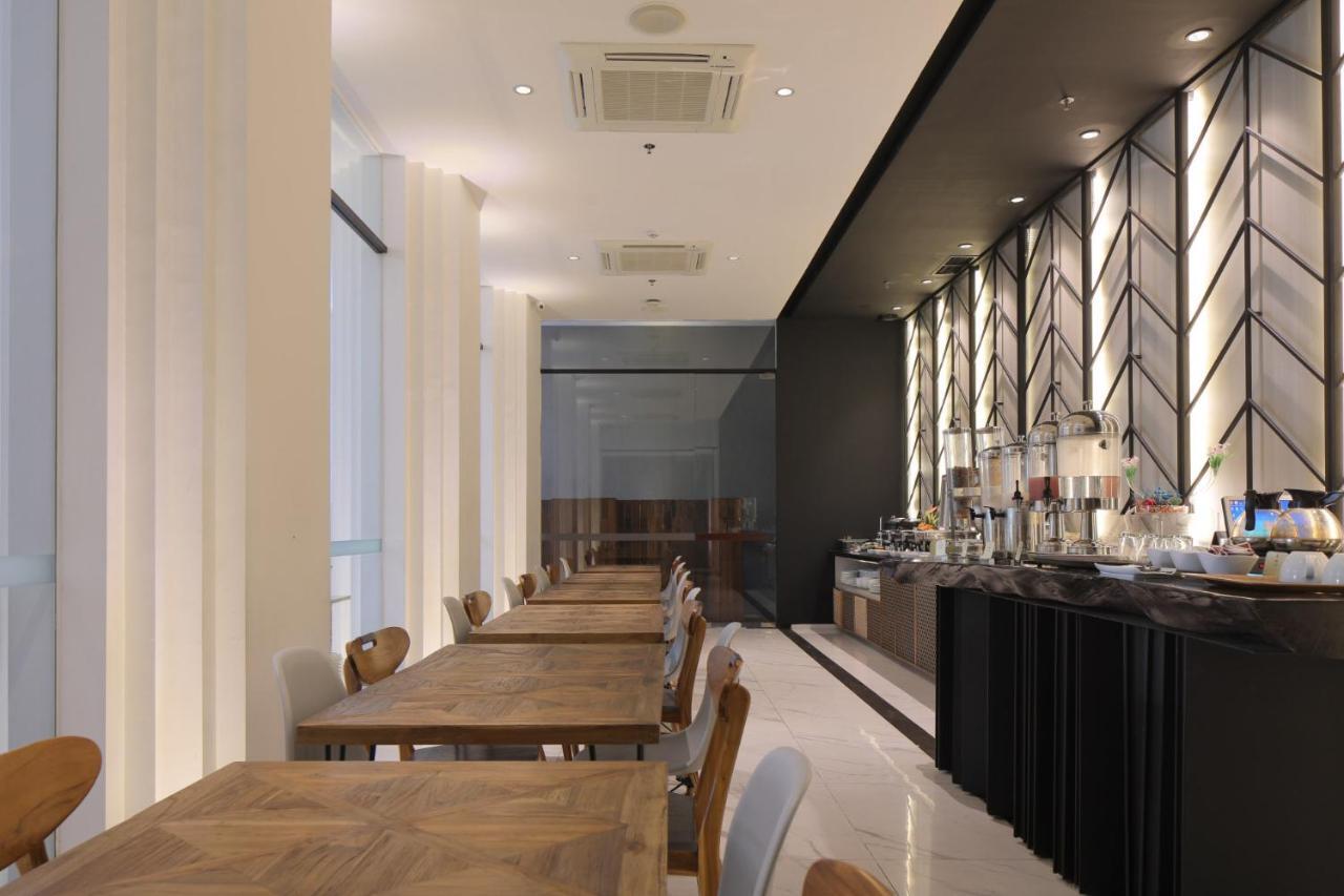 Delua Hotel Jakarta Luaran gambar