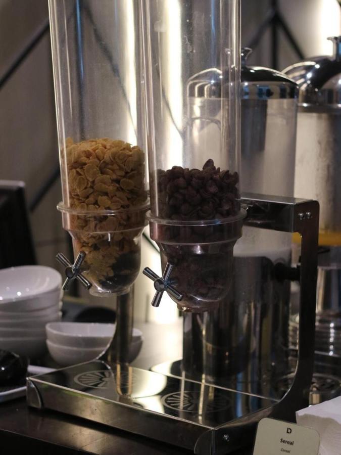 Delua Hotel Jakarta Luaran gambar